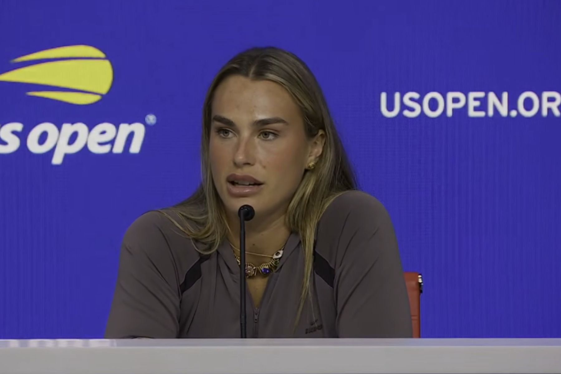 Sabalenka se irrita e rebate repórter ao ser questionada sobre fase: 'Algo errado'