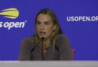 Sabalenka se irrita e rebate repórter ao ser questionada sobre fase: 'Algo errado'