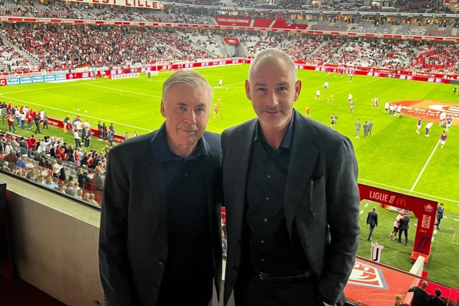 Ancelotti assiste a jogo de gigante europeu e revela observação de destaques brasileiros