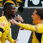 Com um a menos, Borussia Dortumund vence Hamburgo em estreia na Bundesliga