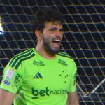 Otávio acumula defesas e evita derrota ainda maior do Cruzeiro contra o Vasco