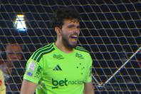 Otávio acumula defesas e evita derrota ainda maior do Cruzeiro contra o Vasco