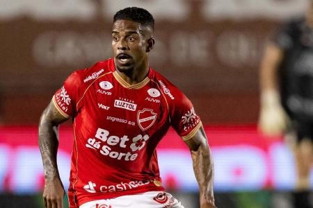 Hayner, lateral direito do Vila Nova