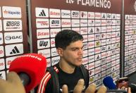 Ayrton Lucas prega atenção no Flamengo: 'Às vezes ficamos sem entender'