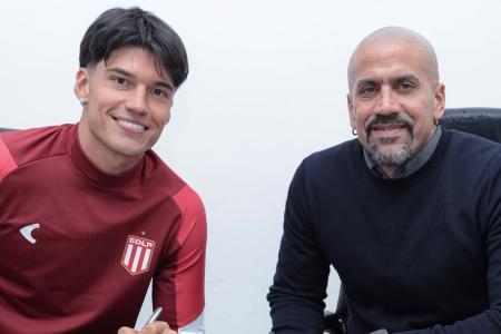Joaquín Correa, reforço do Estudiantes, ao lado de Juan Sebastián Verón, presidente do clube