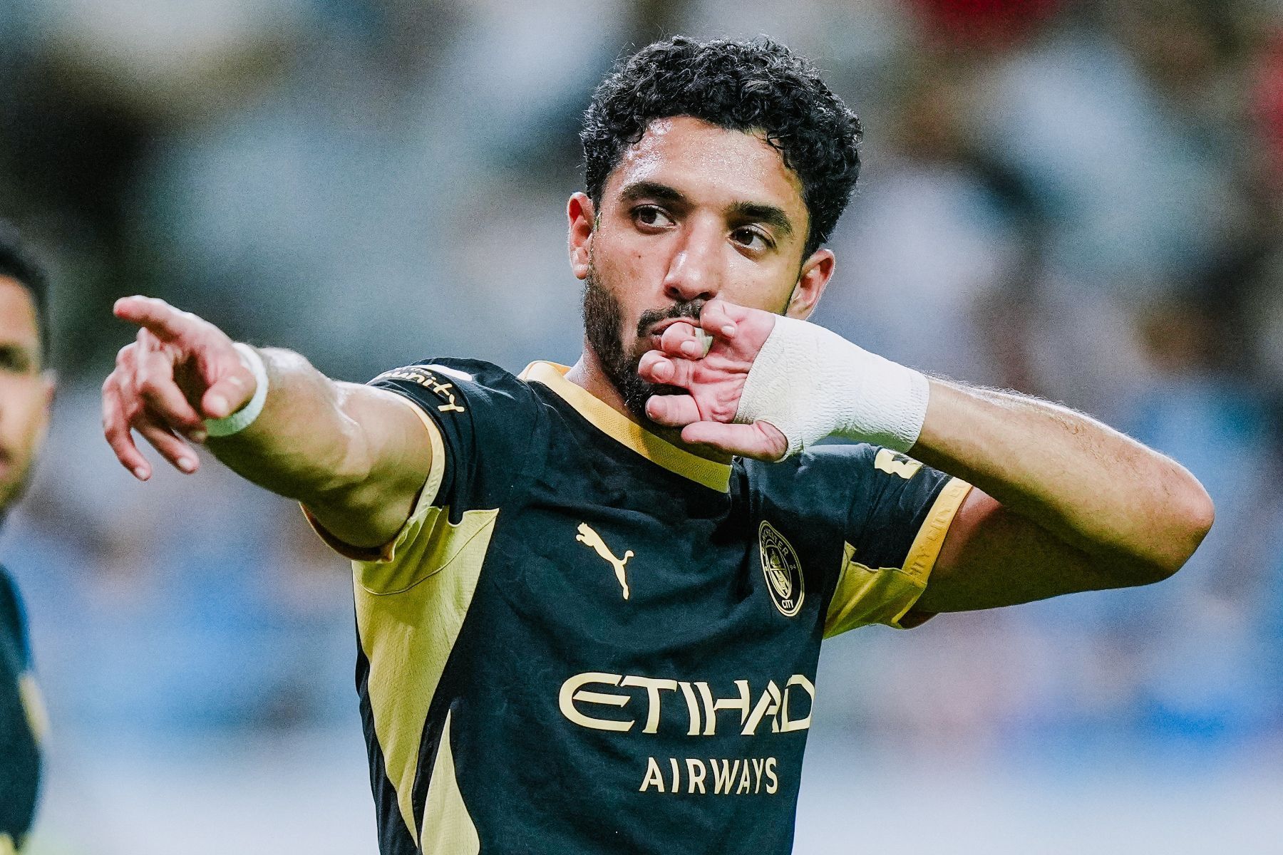 Marmoush marca dois, e City vira sobre Atlético de Madrid em amistoso