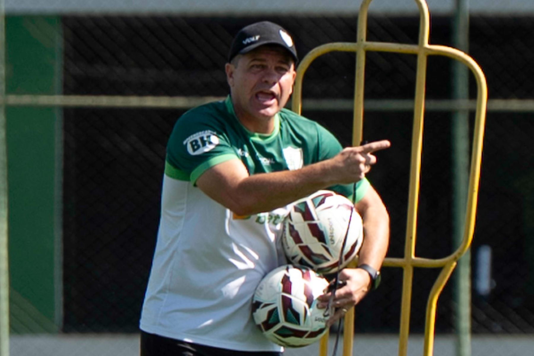 América tem novidades e dá sequência à preparação para duelo com Botafogo-SP