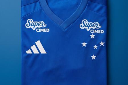 Uniforme do Cruzeiro terá estampado a marca Super Cimed • Divulgação/Cimed