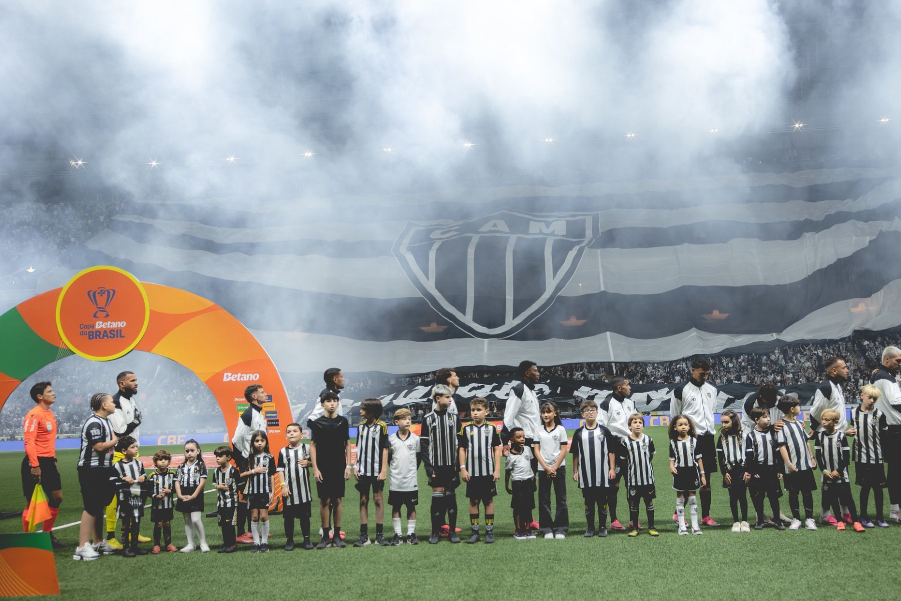 O Atlético tem pendurados antes do primeiro clássico pela Copa do Brasil?