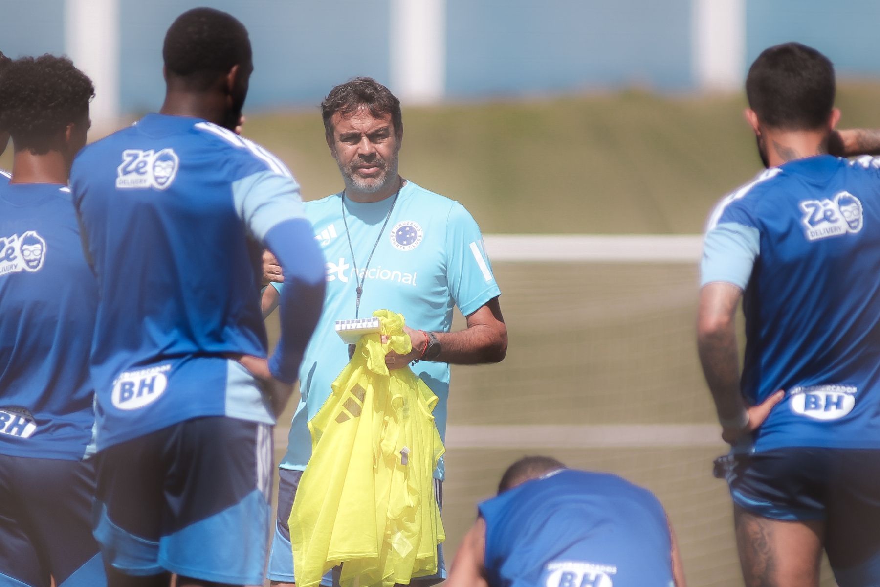 Atacante fora e dupla de volta: as opções de Artur Jorge para Corinthians x Cruzeiro