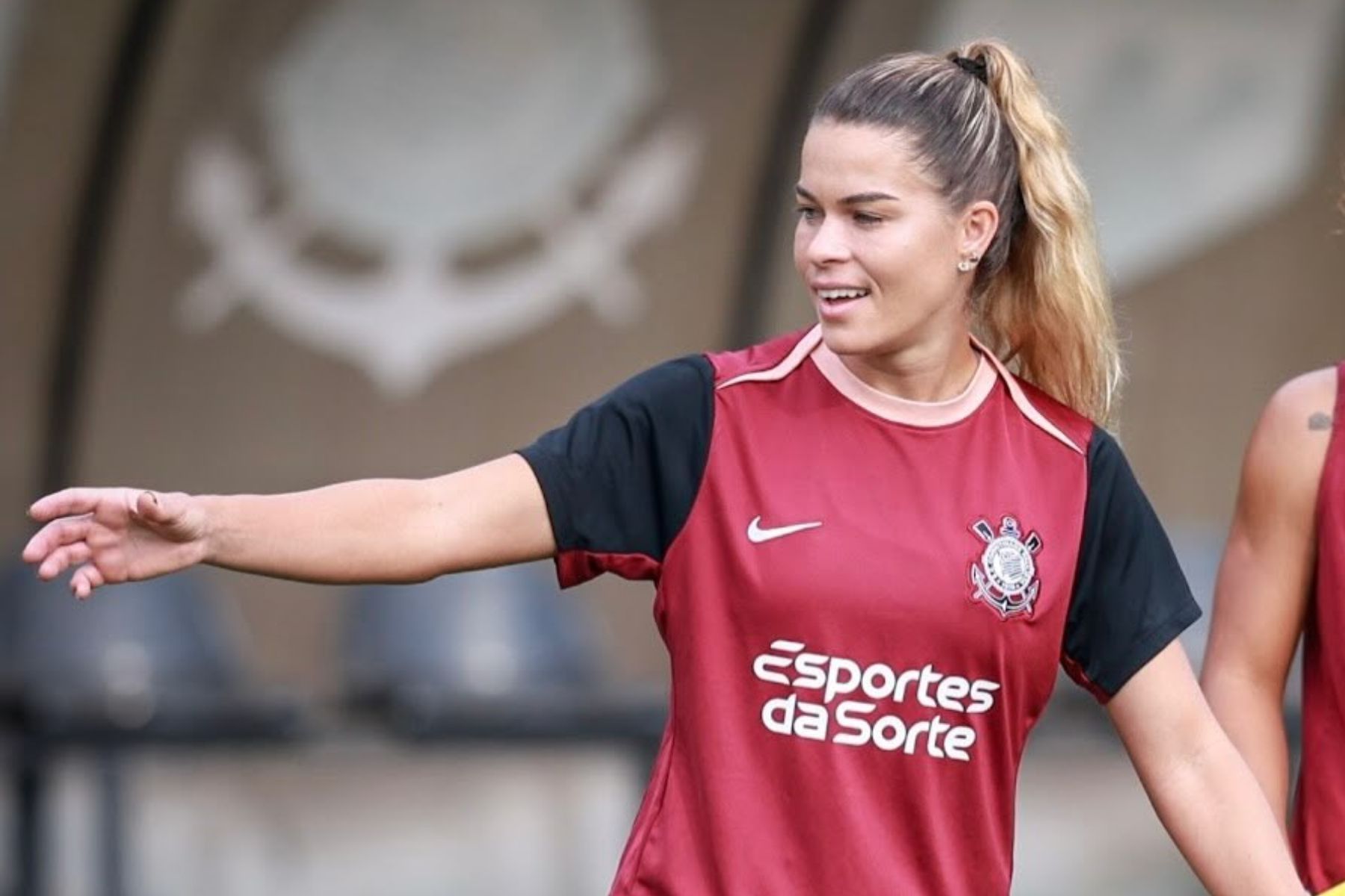 Ex-Atlético, lateral do Corinthians é alvo de xingamentos da torcida do Cruzeiro