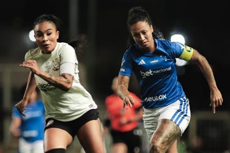Jogo entre Cruzeiro e Corinthians pelo Brasileiro Feminino