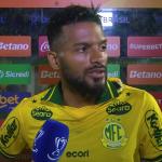 Reinaldo é direto sobre lance que originou gol do Grêmio contra o Mirassol: 'Acontece'