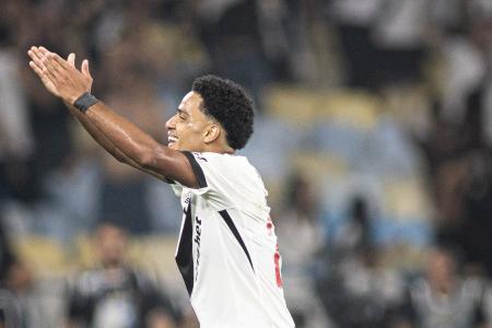 Brenner faz dois gols na vitória do Vasco sobre o Fluminense