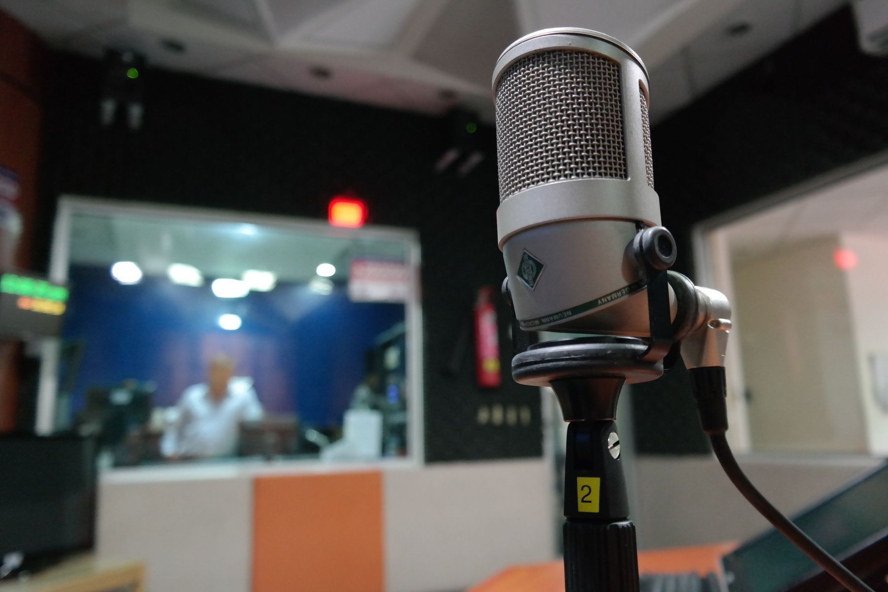 Radialista é condenado após incitar preconceito contra pessoas LGBT em rádio de SC