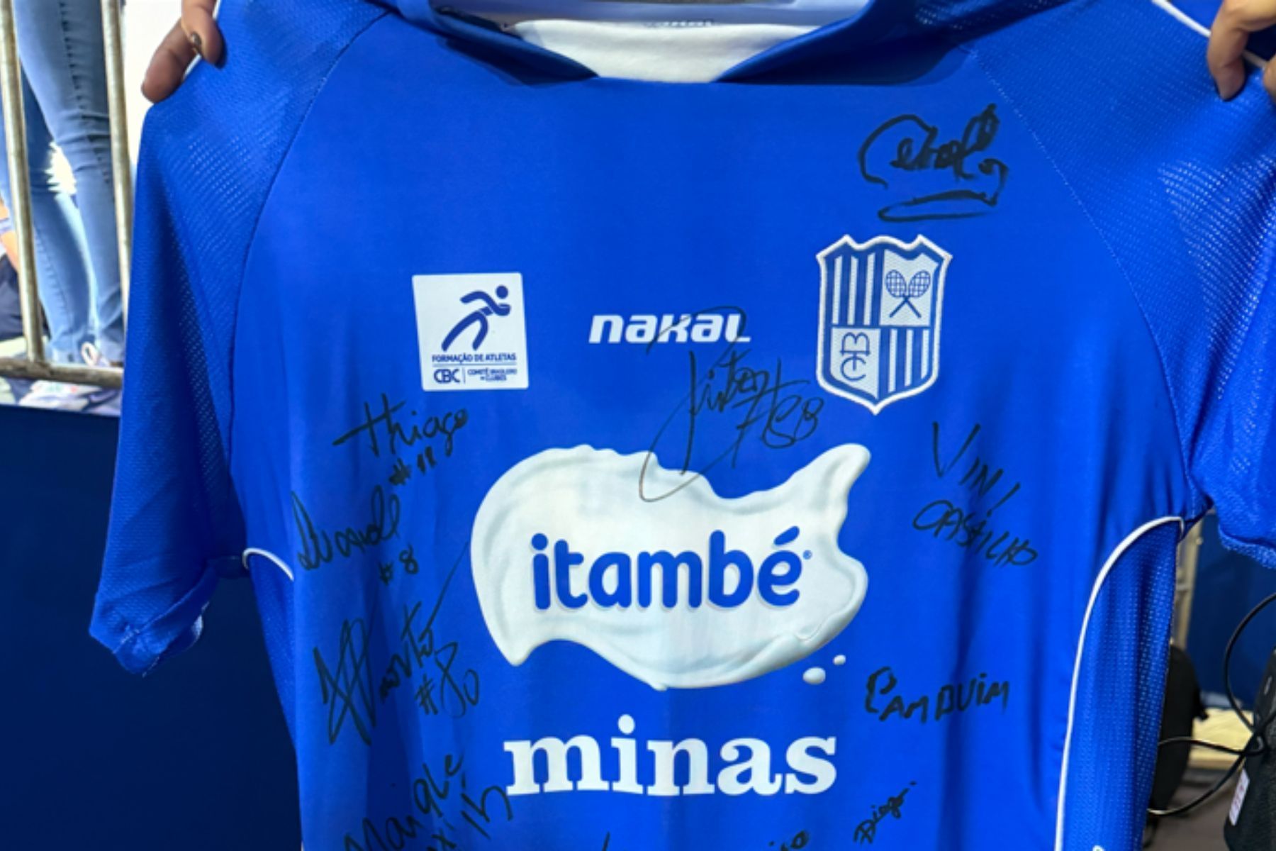 Itambé Minas revela uniformes inspirados em título para temporada 26/27