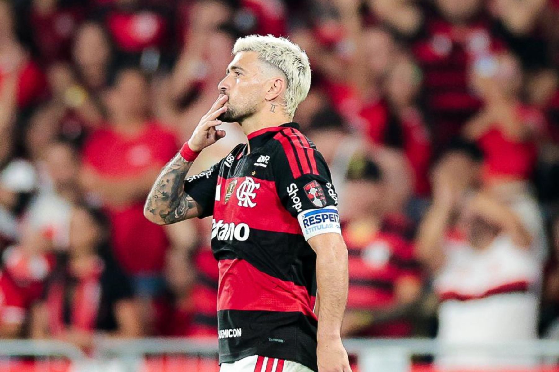 Arrascaeta aparece e elimina Cruzeiro em 1º duelo de Libertadores com ex-clube