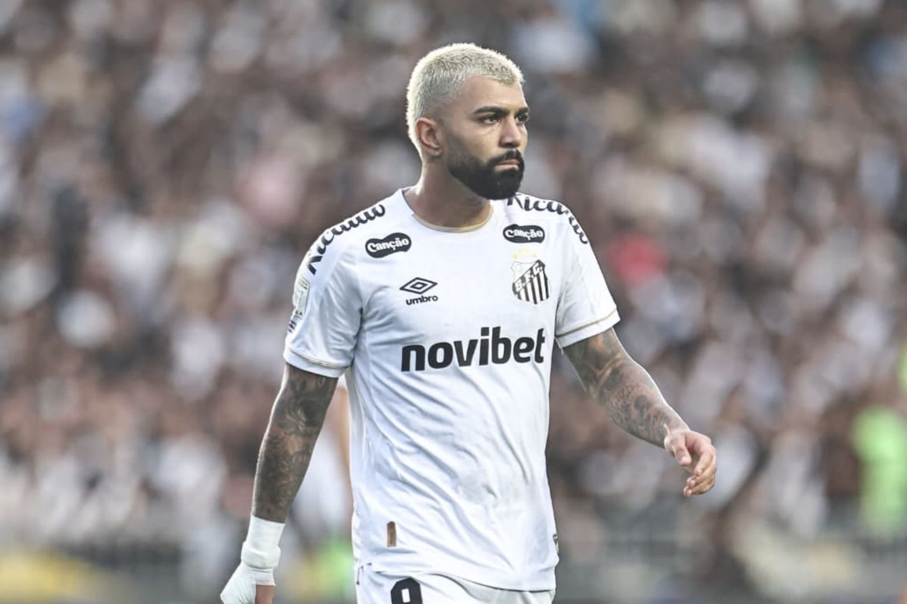 Autor de gol contra Vasco, Gabigol celebra vitória importante no Brasileirão
