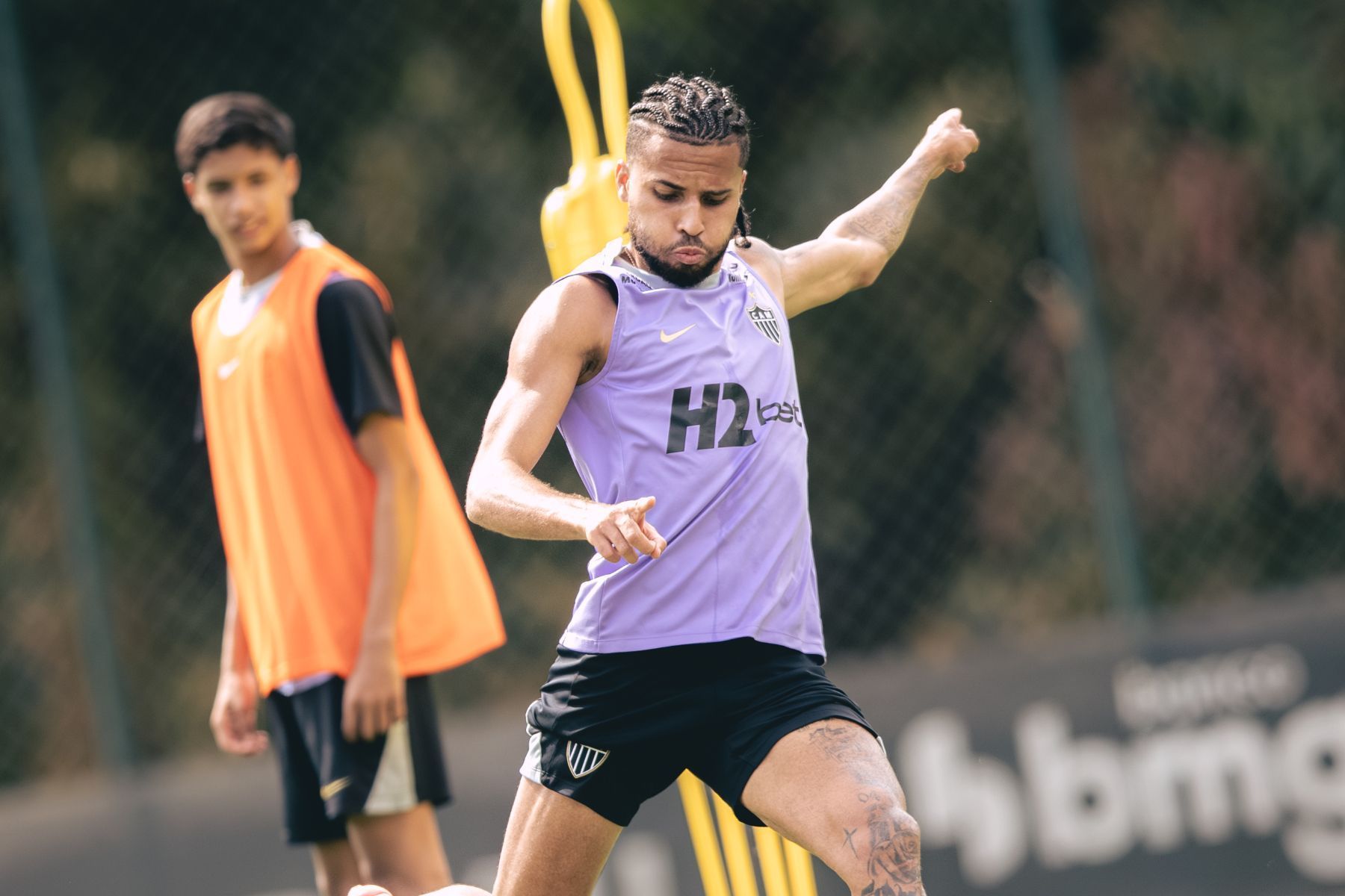 Sem espaço, meia do Atlético recebe consulta do Vasco e outros clubes da Série A
