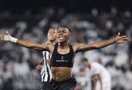 Autor de gol do título do Botafogo admite expulsão 'mais feliz da vida'