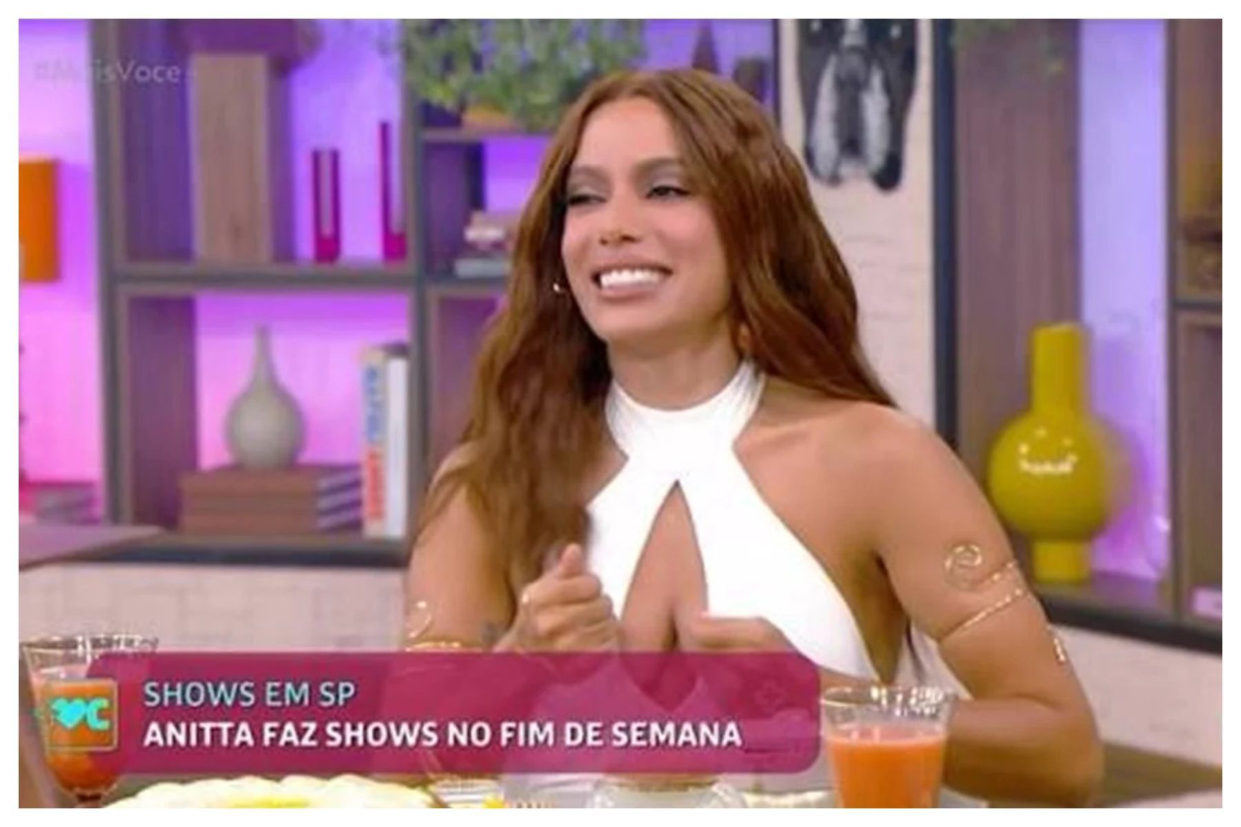 Anitta explica nova mudança no rosto e detalha ajuda psicológica para álbum