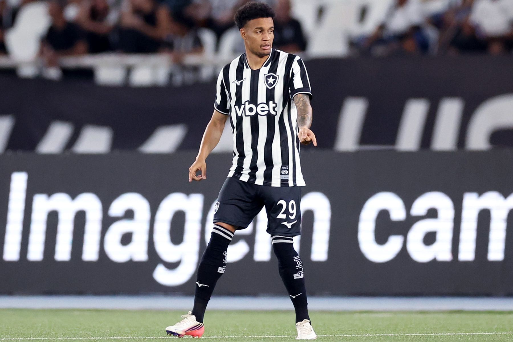 Fora da Sul-Americana, reforço do Botafogo afasta crise: 'Franclim conversou'