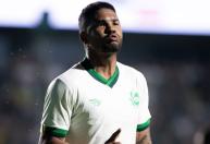 Ex-Atlético dá bela assistência, Juventude marca no fim e vence Goiás pela Série B