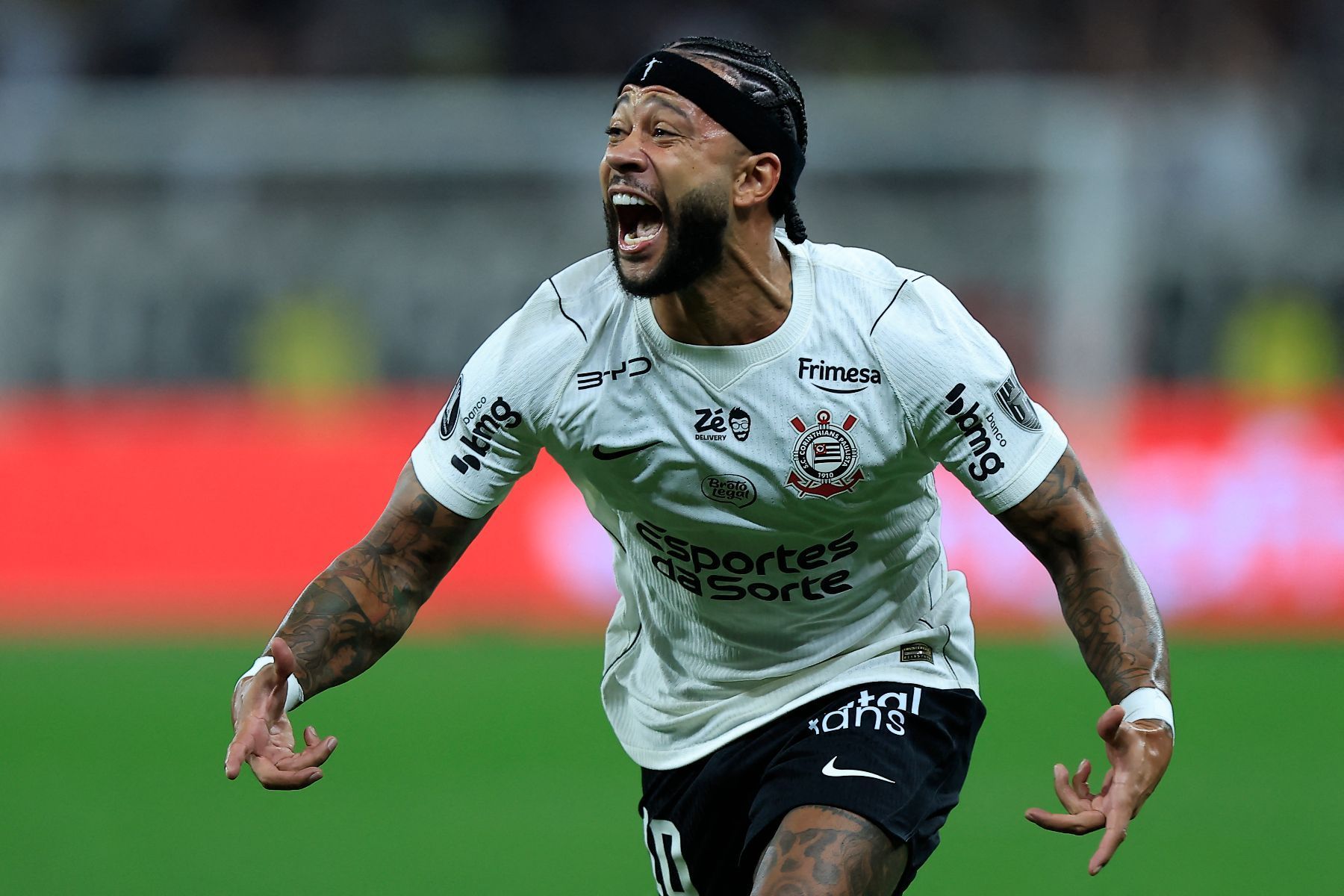 Memphis volta ao Corinthians e é decisivo em classificação na Libertadores