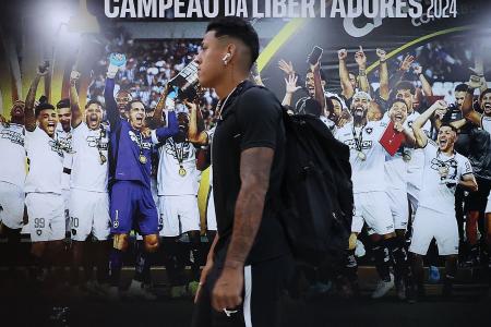 Matheus Martins está de saída do Botafogo