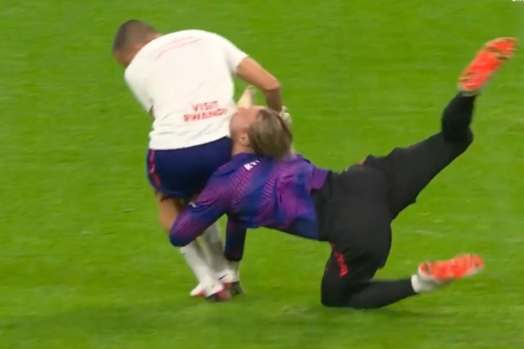 Algoz do Flamengo sofre choque bizarro em aquecimento do PSG e vira preocupação