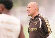 Jornalista alerta Jardim antes de Cruzeiro x Flamengo: 'Não faria isso se fosse ele'