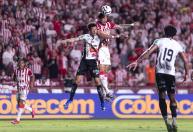 Athletic sai na frente, mas tem expulso e sofre virada do Náutico pela Série B