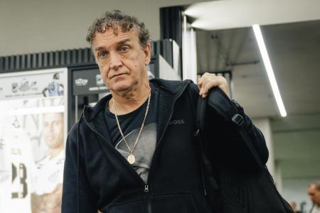 Cuca, técnico do Santos