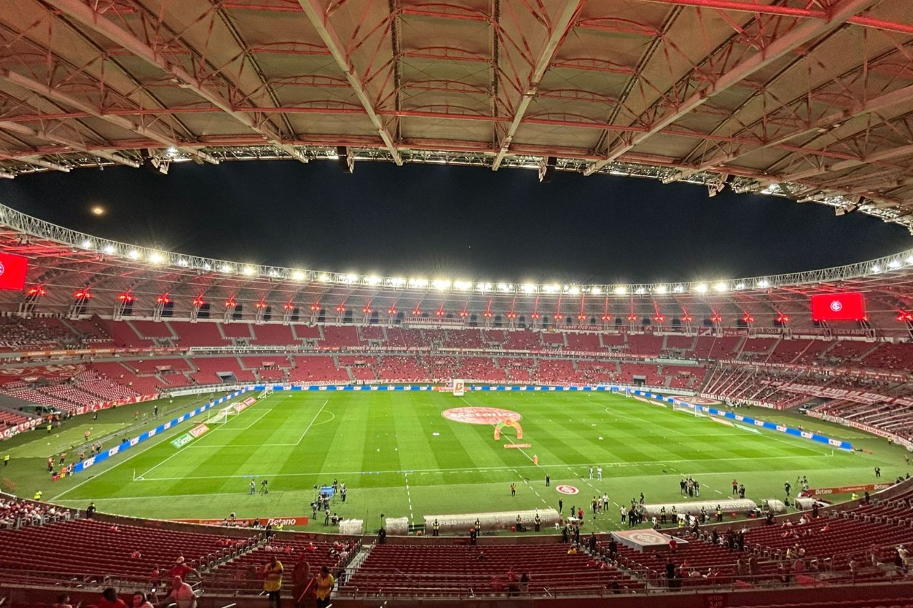 Internacional x Grêmio: escalações para GreNal de ida pelas quartas da Copa do Brasil