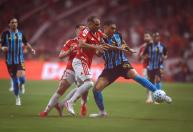 Internacional e Grêmio empatam no Beira-Rio pela ida das quartas da Copa do Brasil