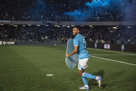Juan Jesus deixou o Napoli ao fim da última temporada