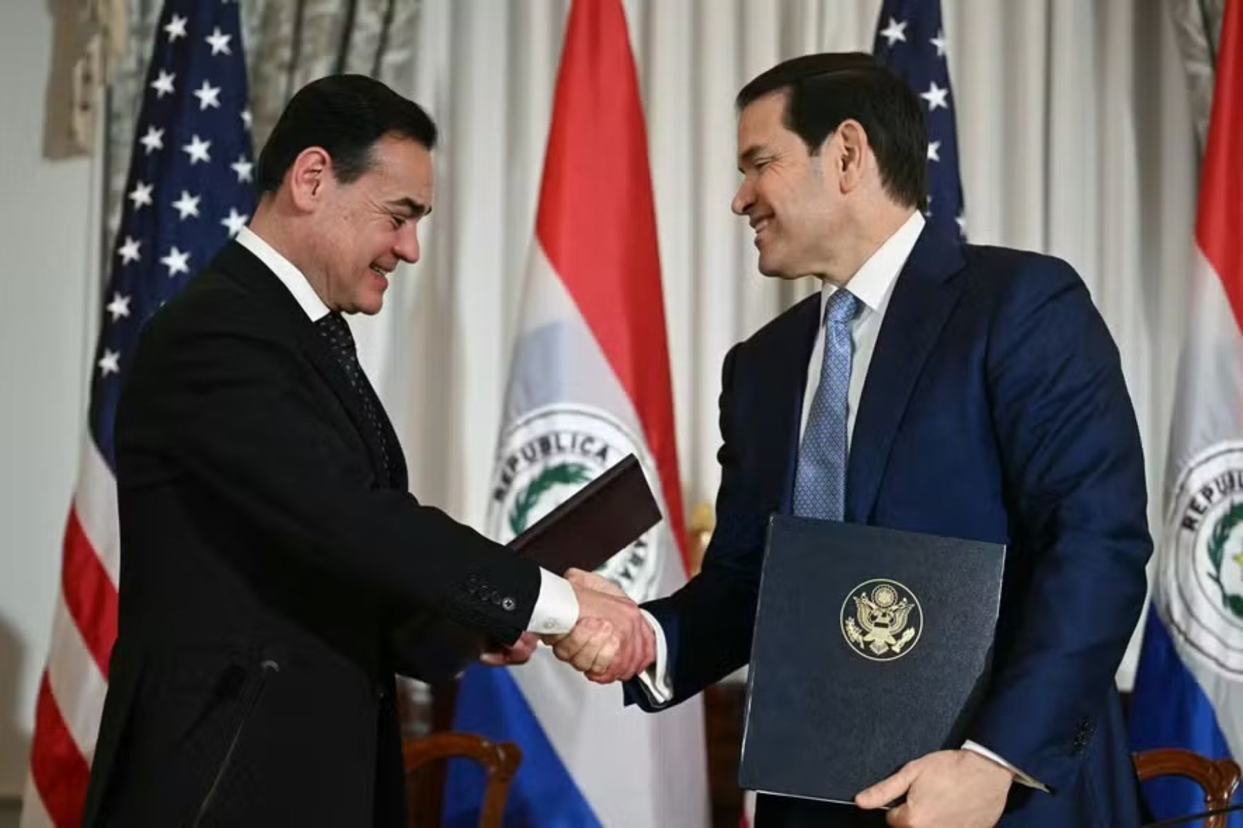 Estados Unidos e Paraguai assinam acordo de cooperação nuclear civil