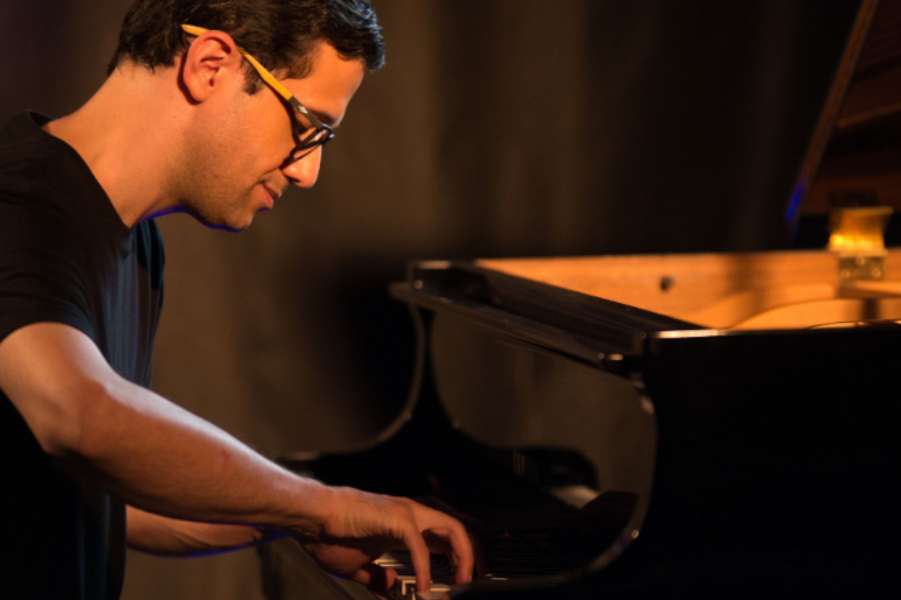 Guilherme Veroneze se apresenta na 'Quinta Cultural' no Mercado AICE