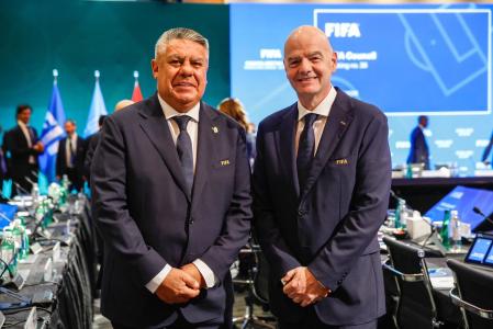 Chiqui Tapia e Gianni Infantino em julho de 2026