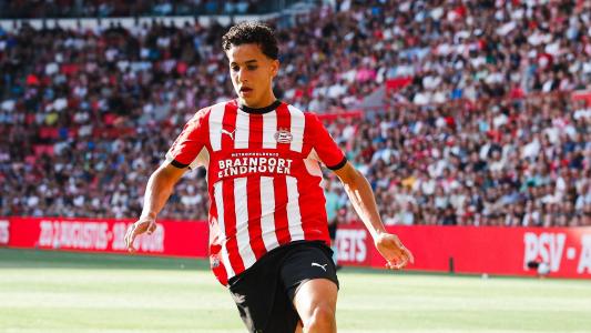 Jogador do PSV em amistoso de pré-temporada em 2026