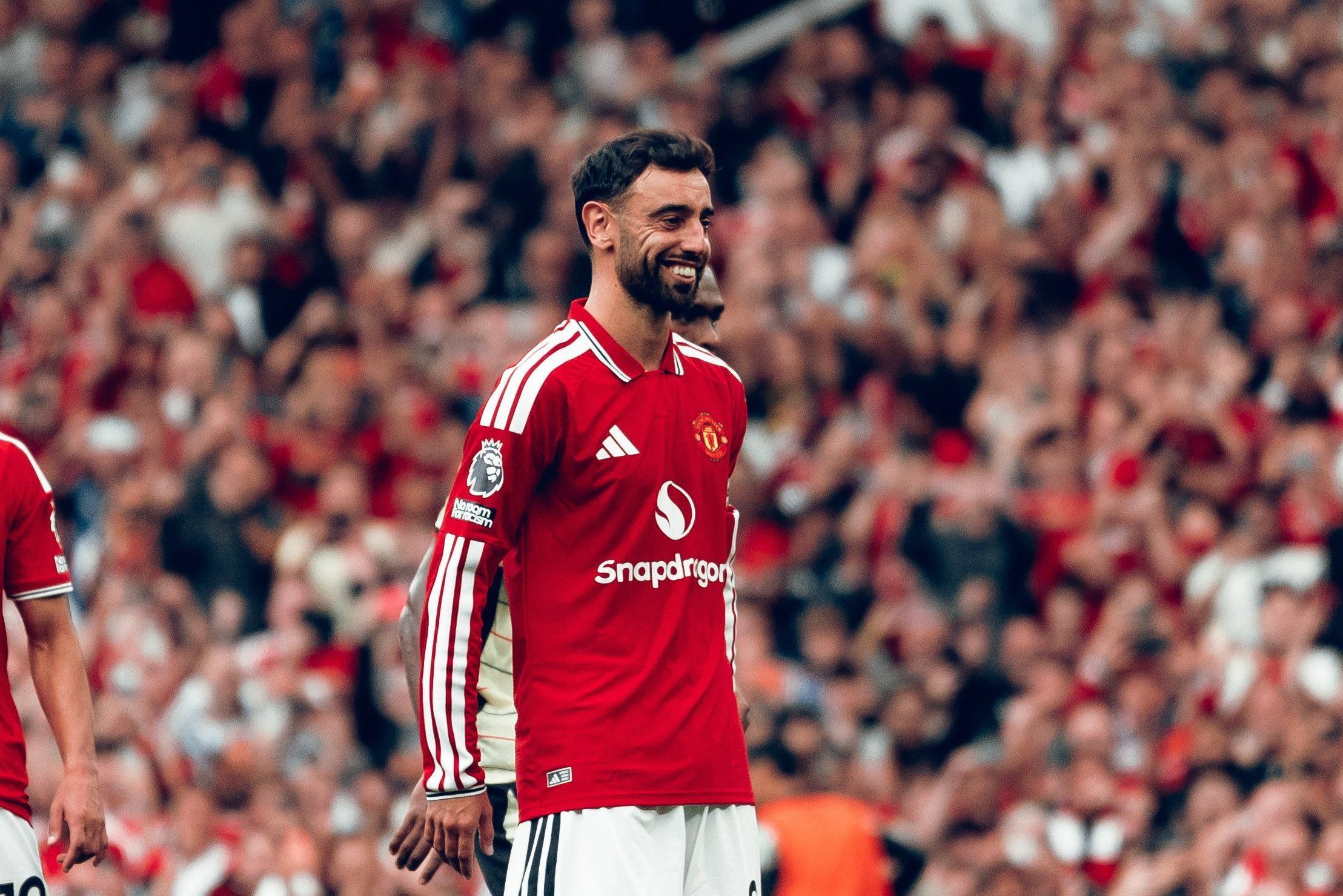 Bruno Fernandes brilha, United goleia Ipswich e vence primeira na Premier League