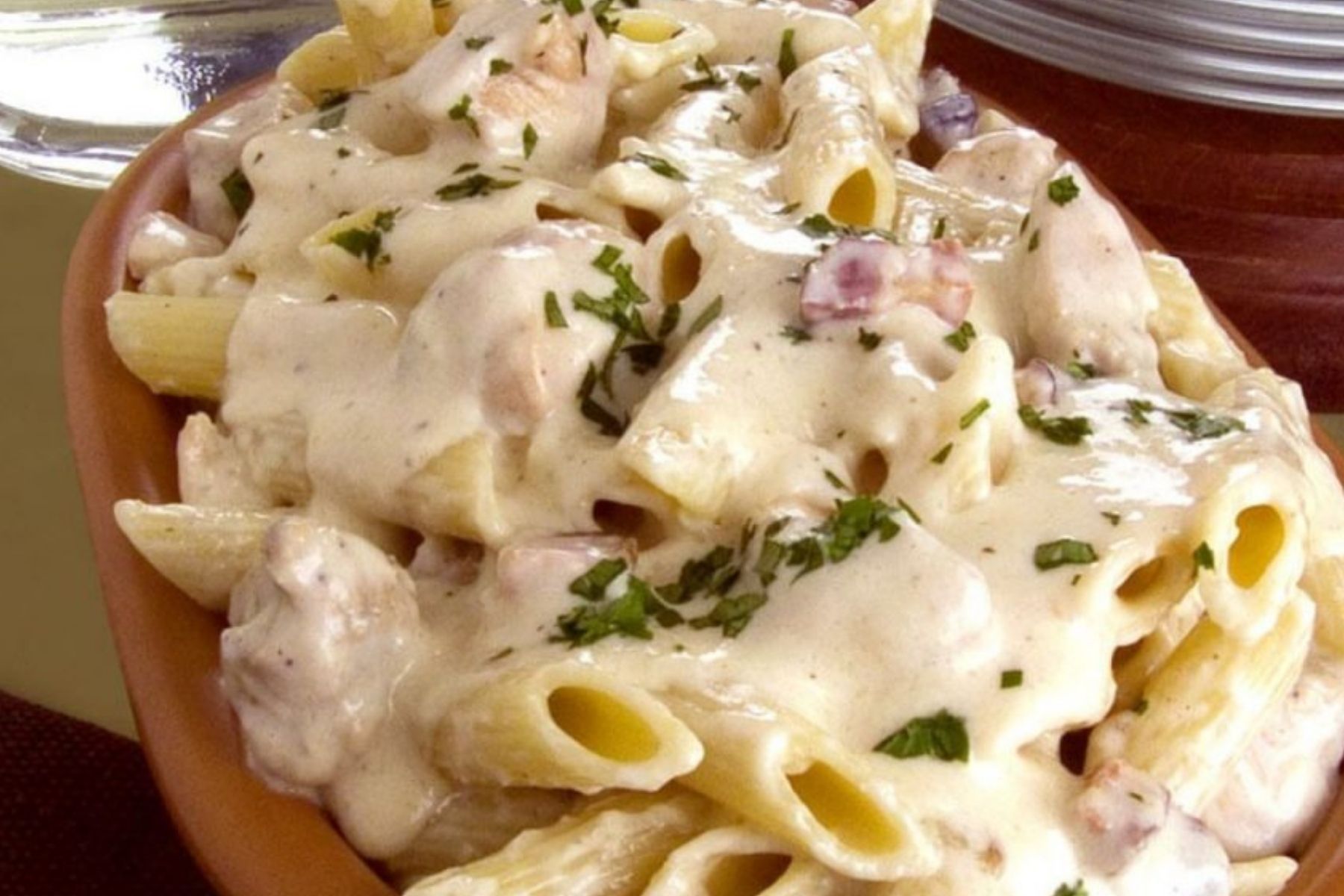 Macarrão de preguiçoso: receita deliciosa e cremosa para os dias corridos