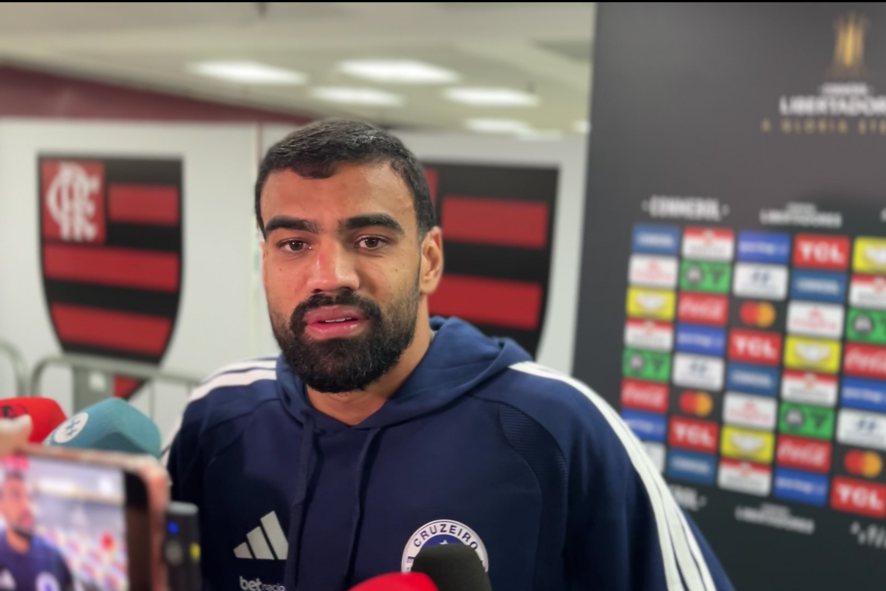 Fabrício Bruno, do Cruzeiro, reage às vaias da torcida do Flamengo para Gerson: 'Triste'