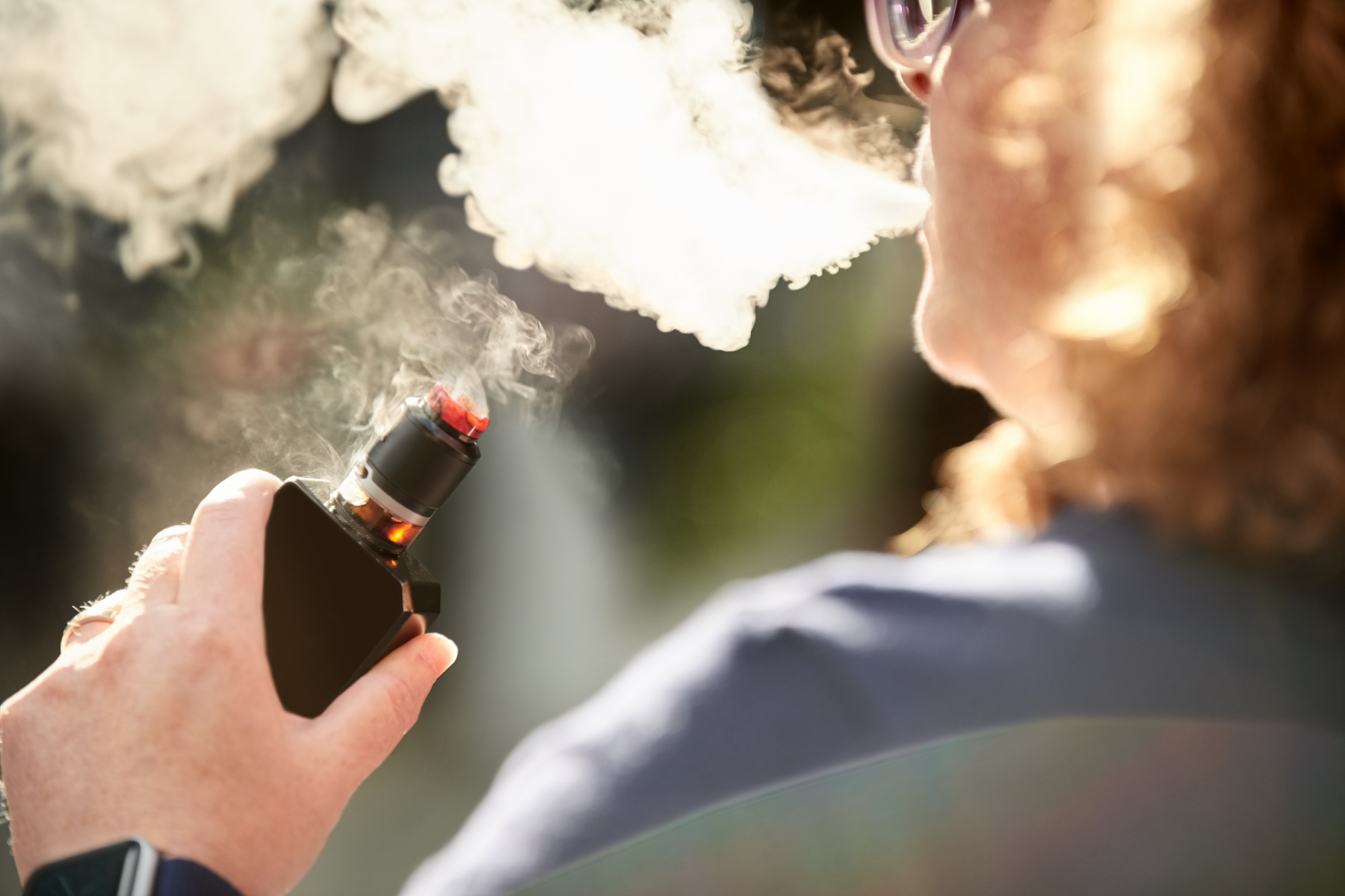 Tabaco aquecido pode afetar sistema imunológico e favorecer esclerose múltipla; entenda