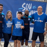 Campeão pelo Cruzeiro é apresentado por clube carioca na praia: 'Em casa'