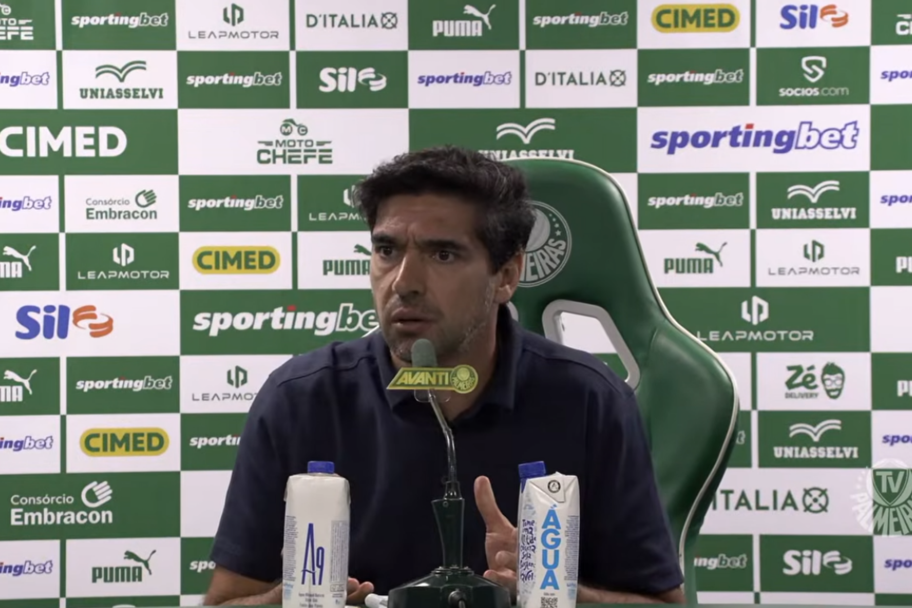 Abel Ferreira, do Palmeiras, rasga elogios ao Cruzeiro em desabafo: 'Equipe belíssima'