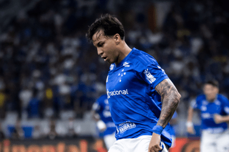 Kaio Jorge em ação no clássico entre Cruzeiro e Atlético no Mineirão pela Copa do Brasil 2026