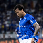 Comentarista da Globo dispara sobre Kaio Jorge, do Cruzeiro: 'Cara de deboche'