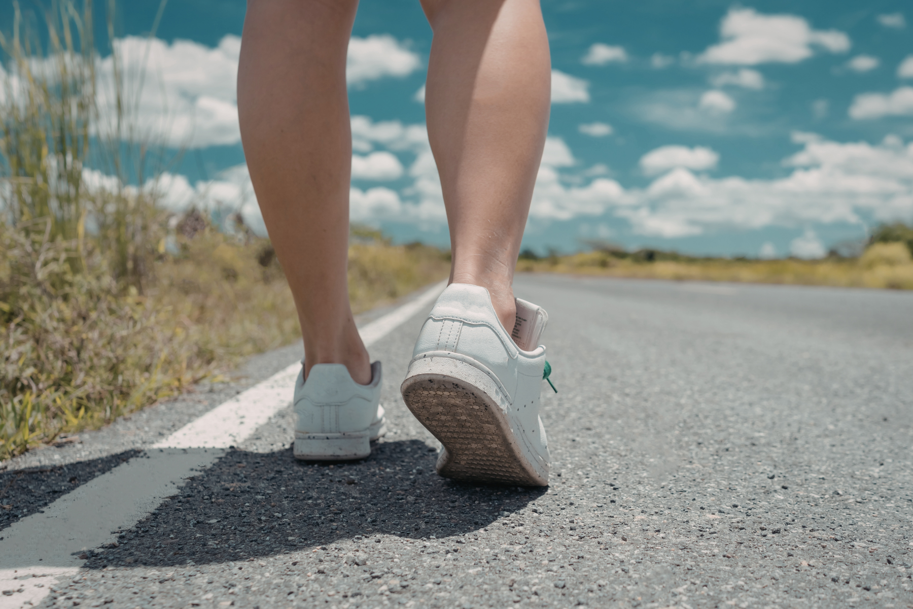 Como perder peso com caminhada progressiva e treino de força, segundo especialistas