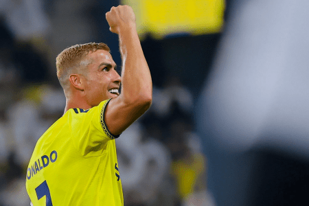 Cristiano Ronaldo comemora gol pelo Al-Nassr no Campeonato Saudita